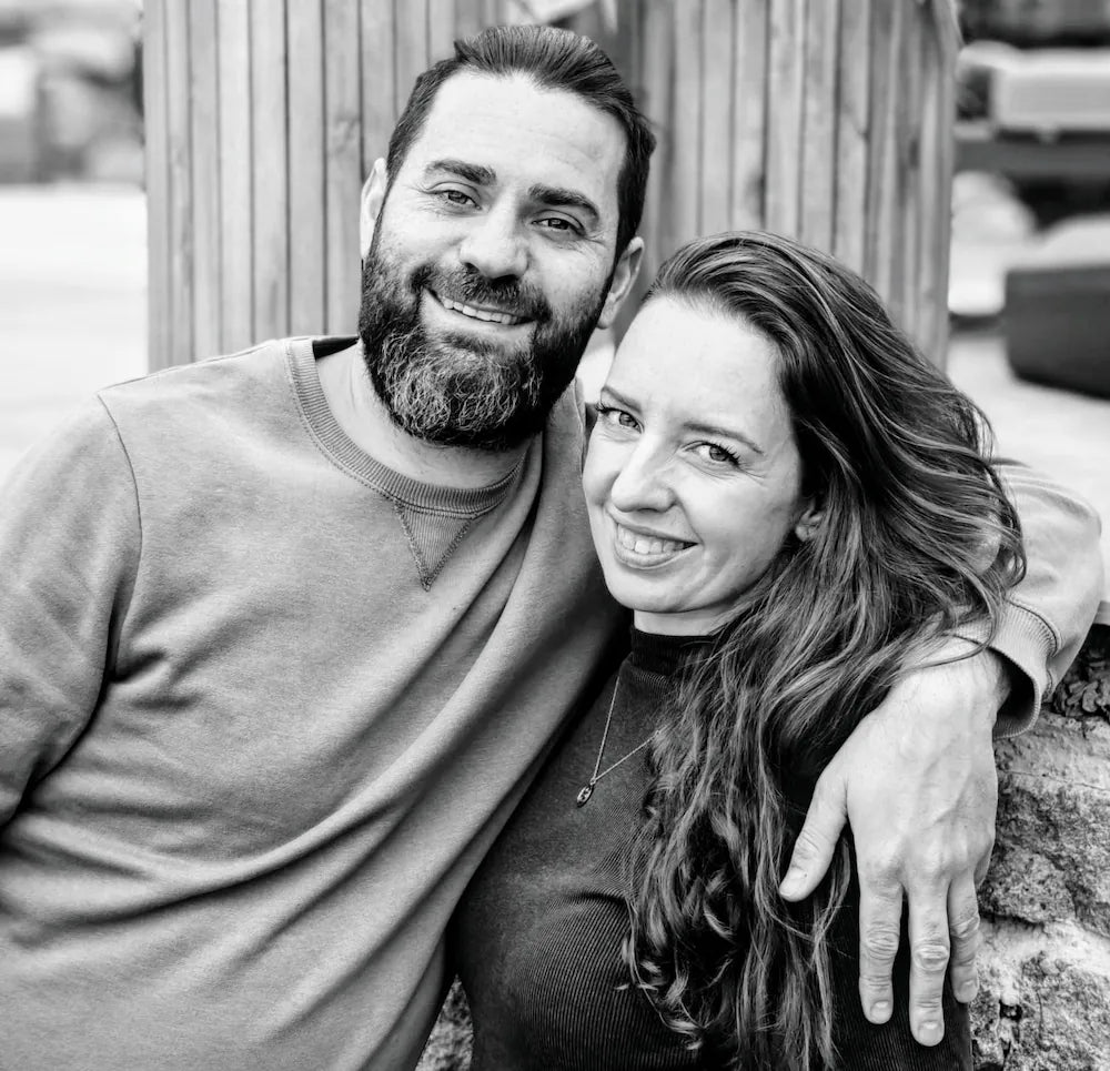 Stephanie und Ismael von Mondhäuschen – Die Gesichter hinter dem Zubehör für Akustikpaneele und 3D-Druck Deko.